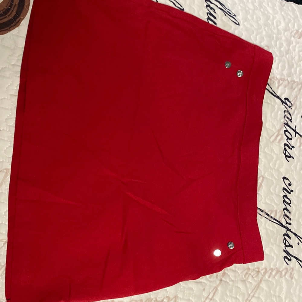 Woman’s skort (built in shorts)